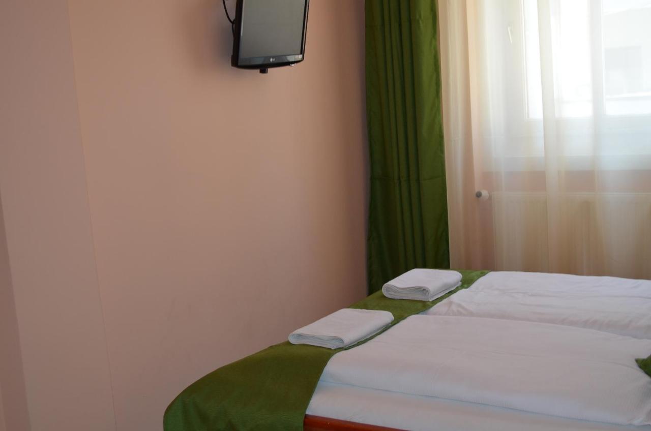 Holdfenyszallas Bed & Breakfast Сегед Екстериор снимка