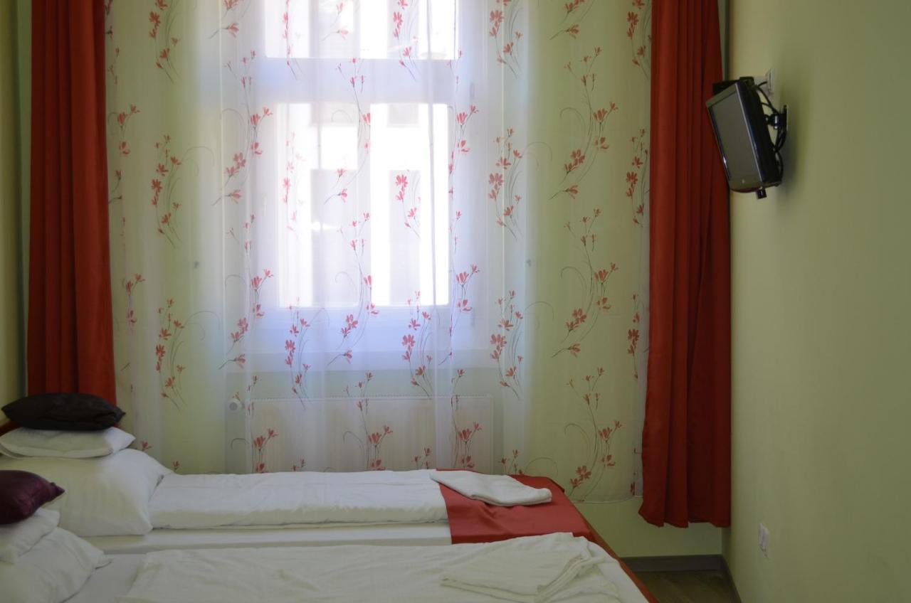 Holdfenyszallas Bed & Breakfast Сегед Екстериор снимка