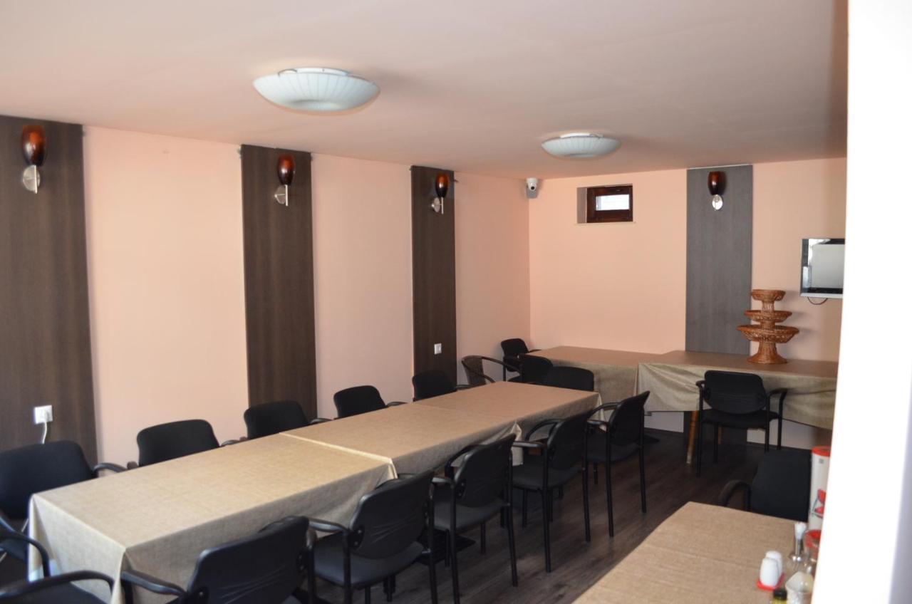 Holdfenyszallas Bed & Breakfast Сегед Екстериор снимка