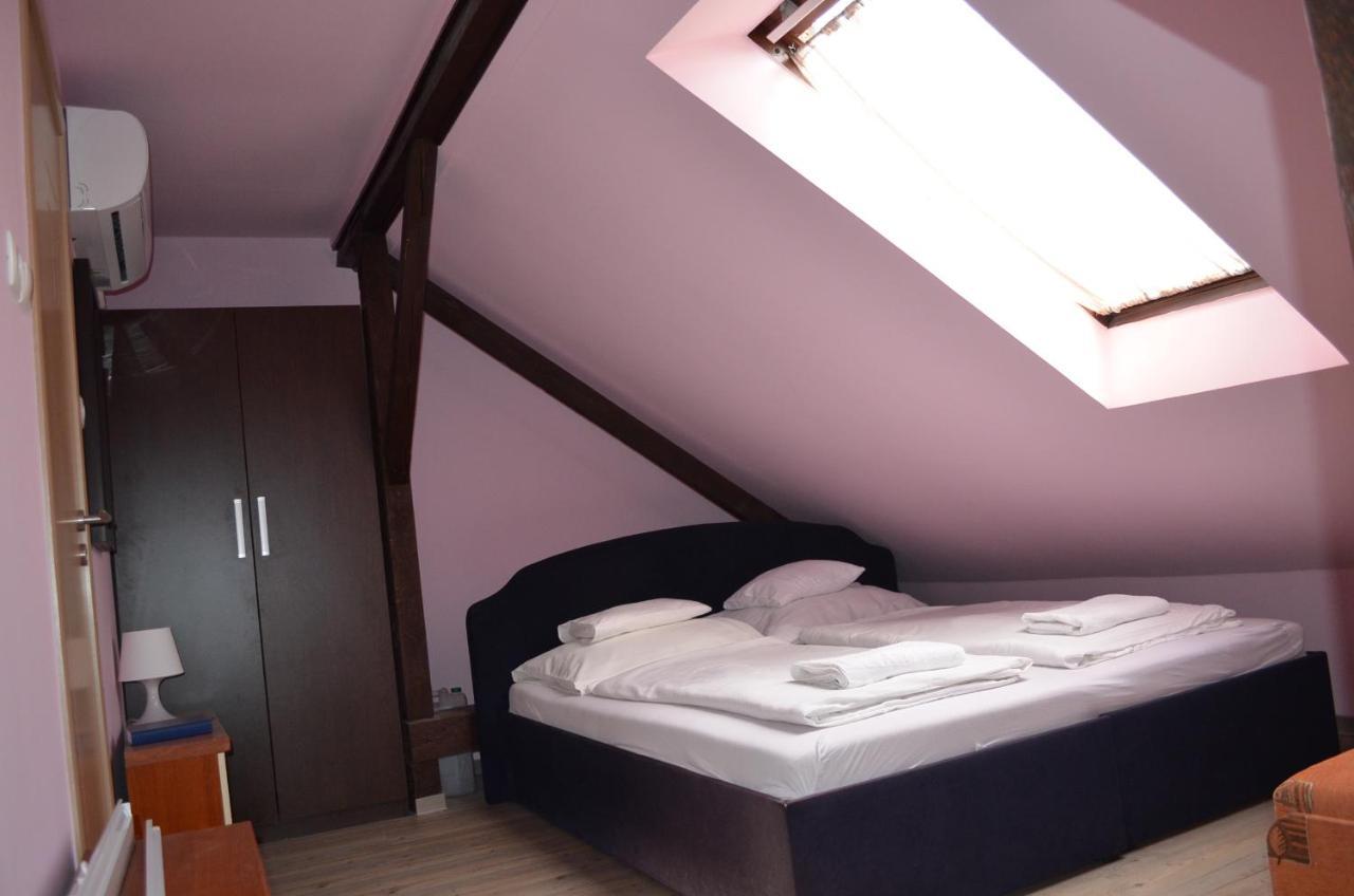 Holdfenyszallas Bed & Breakfast Сегед Екстериор снимка