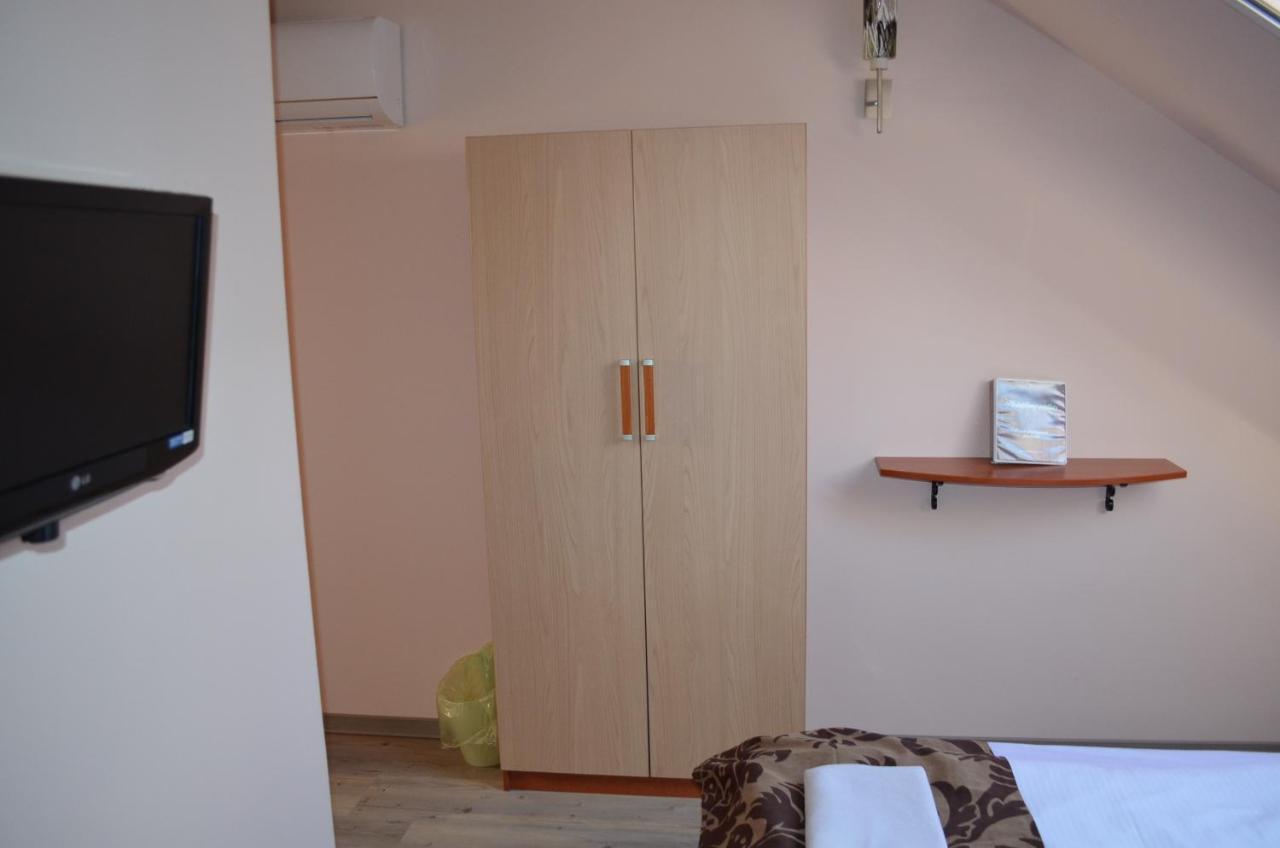 Holdfenyszallas Bed & Breakfast Сегед Екстериор снимка